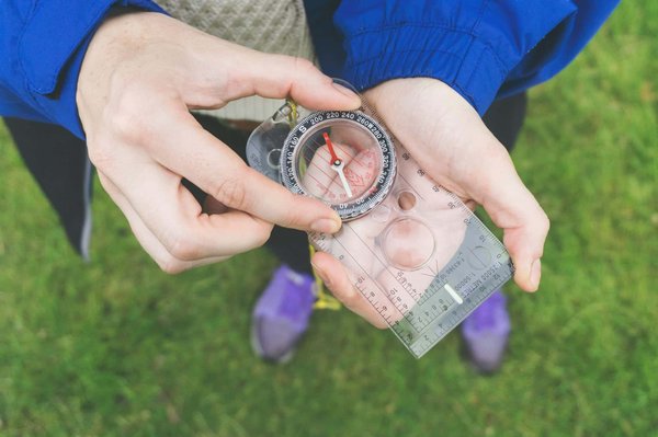 Comment explorer les forêts denses de Bornéo à la rencontre des tribus Dayak?